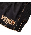 Spodenki Venum Muay Thai model GIANT czarno złoty