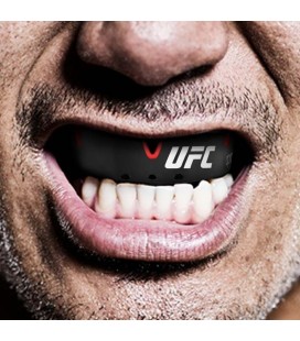 Ochraniacz zębów UFC Opro Silver Black szczęka
